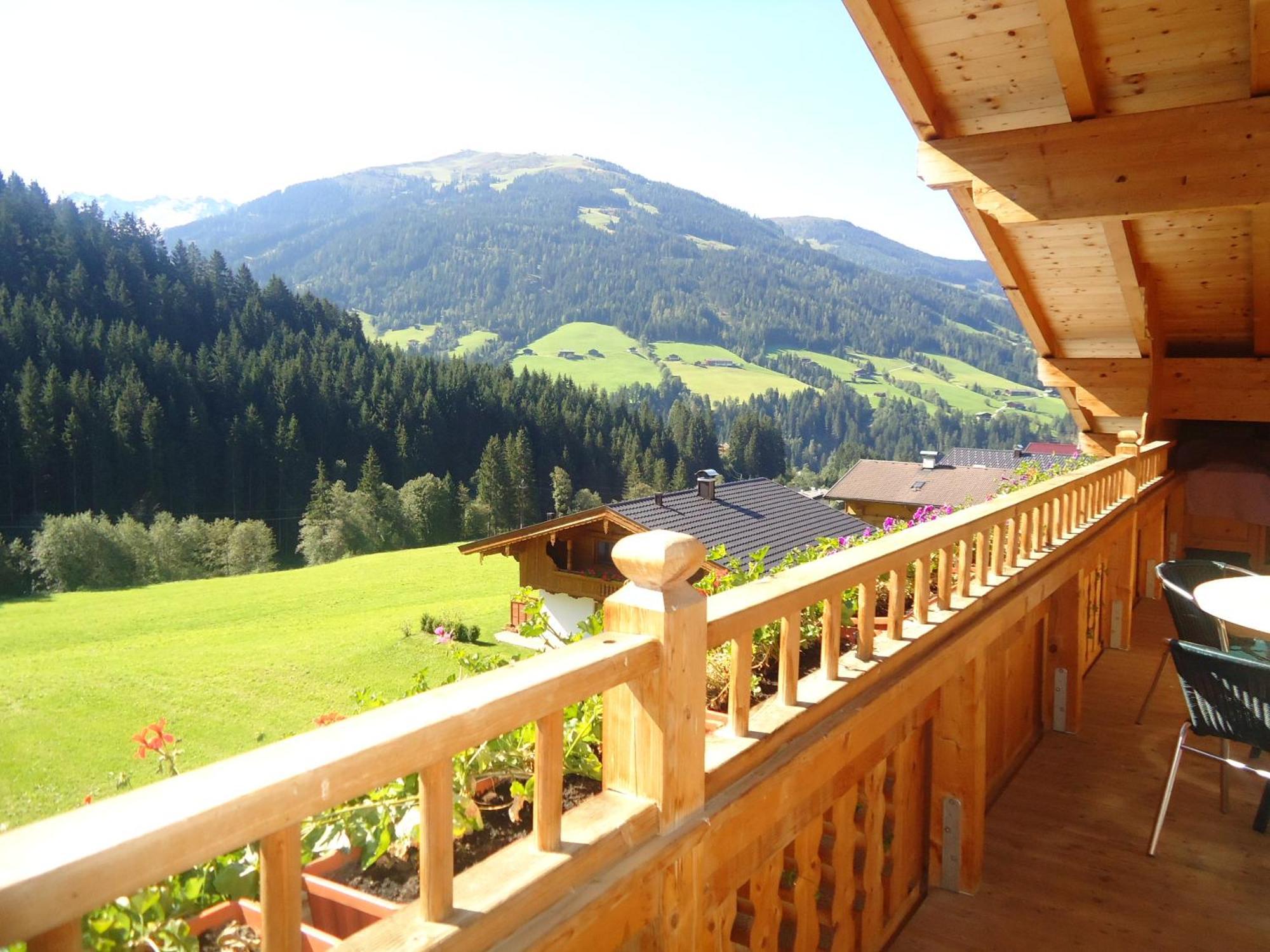 Alpbacher Appartementhaus Johannes Екстериор снимка